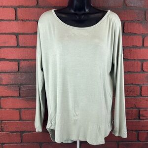 Dolce Bianca Womans Small Long Sleeve Top‎ – Chic Casual